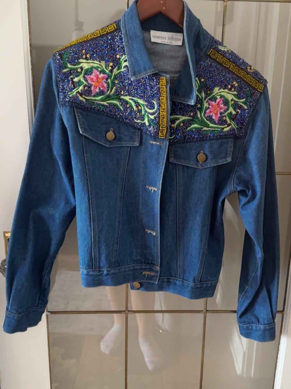 NWOT Venessa Steven’s Denim Jacket Beaded 🌺💚